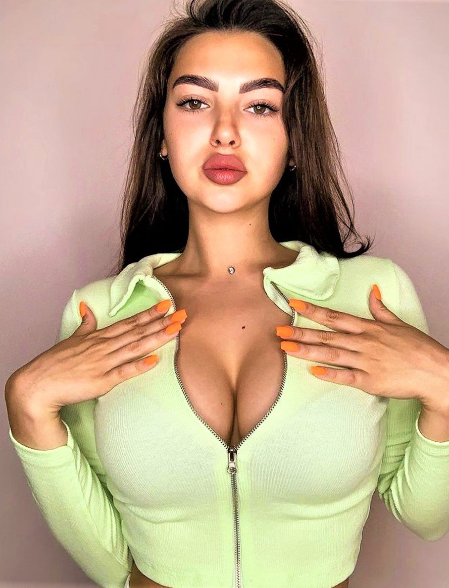 Ирина - Индивидуалка Питера +7(981)827-05-47